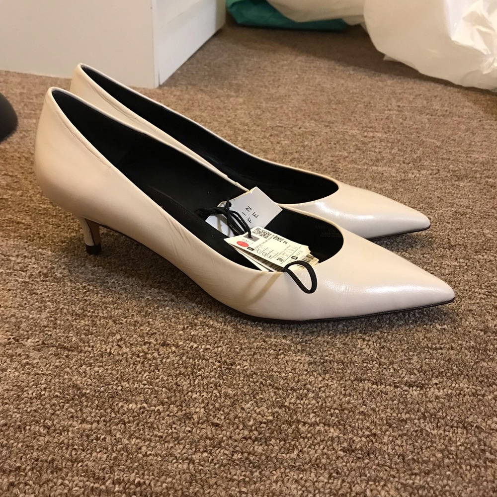 ZARA WHITE LEATHER KITTEN HEELS NWT